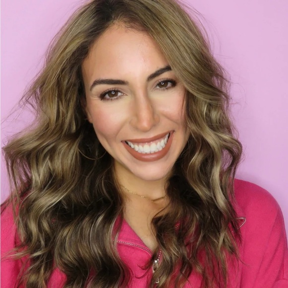 New Iconic Luminous Liquid Lipstick - Picture 5 of 7